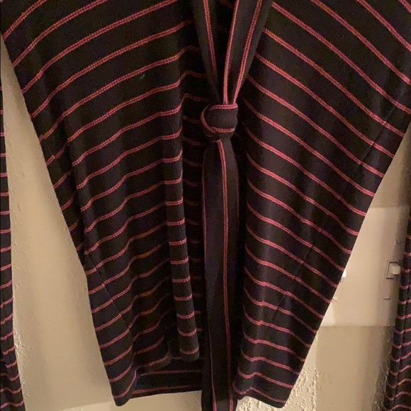 Express Long Sleeve Tee - Picture 4 of 5